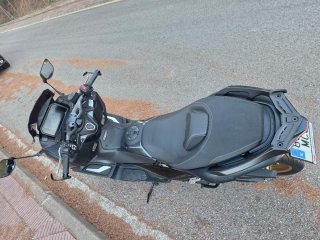 Yamaha T-MAX TECH MAX 2022 Negra