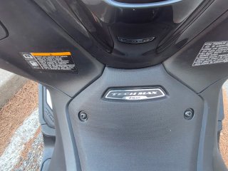 Yamaha T-MAX TECH MAX 2022 Negra