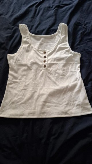 Camiseta sin mangas gris con botones
