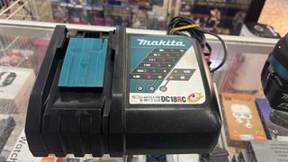 Radial Makita DGA504 con Batería y Cargador