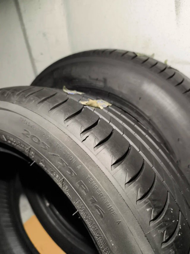 2 Neumáticos Michelin 205/55-16 (91V)