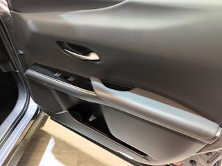 Lexus UX 250h F Sport 2023
