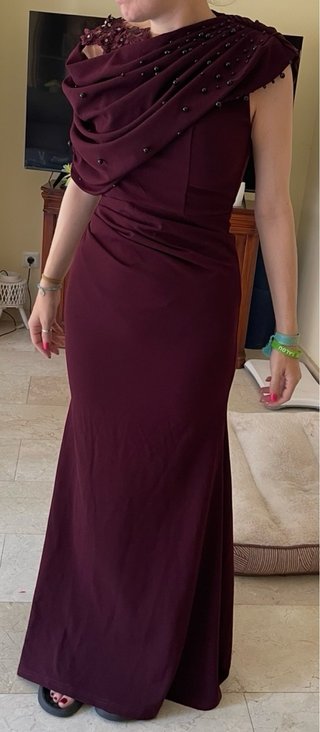 Vestido de fiesta burdeos