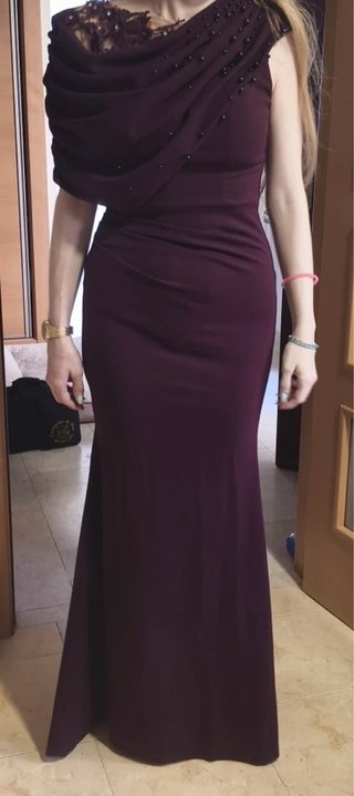 Vestido de fiesta burdeos