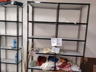 Estanterías de hierro resistentes