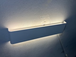 Lampada parete metallo bianco bi-emissione