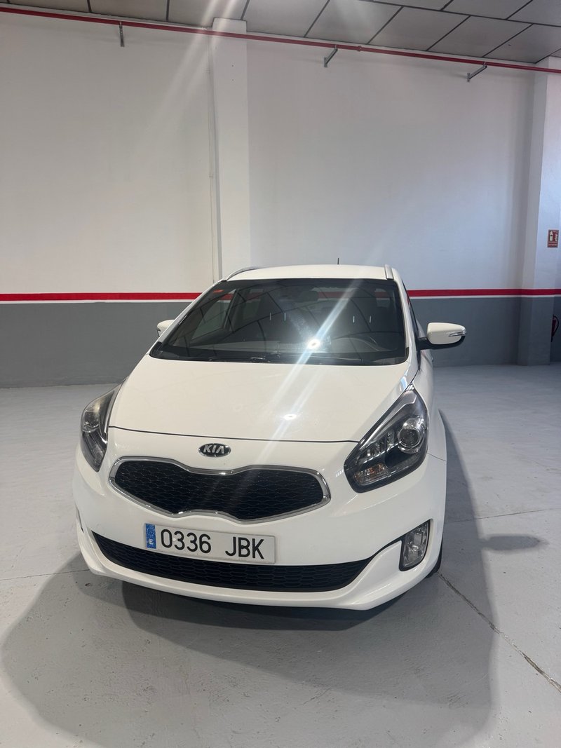 KIA Carens 2014 - foto 1