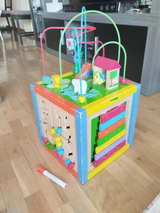 Cubo actividades sensoriales madera