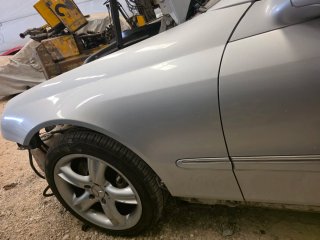 Aletas Delanteras W209