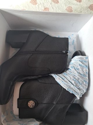 Botines Guess  negros