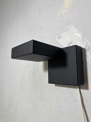 Lampada parete metallo nero