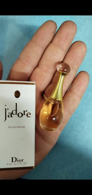 Miniatura di profumo j'adore da 5ml.
