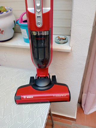 Aspiradora Bosch Roja 25.2V