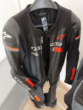 Mono y Botas Moto GP Force. Alpinestars