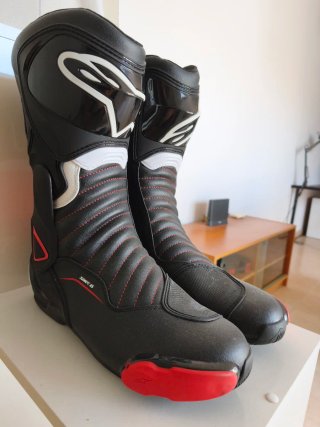 Mono y Botas Moto GP Force. Alpinestars