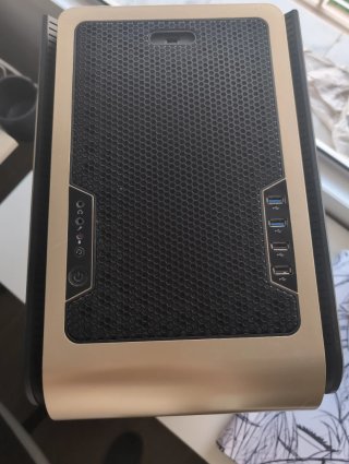PC Aerocool DS Cube Negra y Dorada