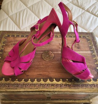 Zapatos de tacón rosa