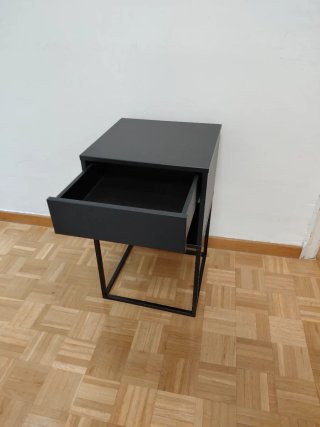 Mesita de noche VIKHAMMER Ikea negra