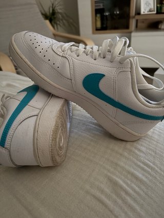Deportivas Nike Blancas y Turquesa talla 39