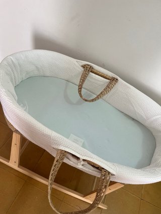 Moisés Cuna Mimbre y Madera