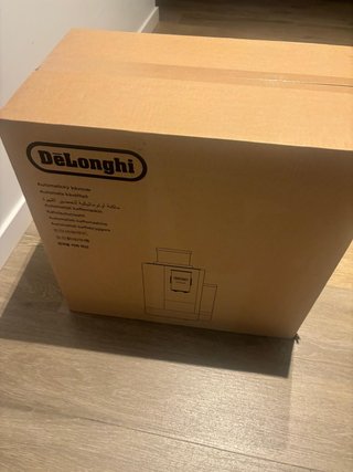 Cafetera DeLonghi Rivelia Arena Beige