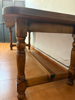 Mesa de comedor de madera maciza