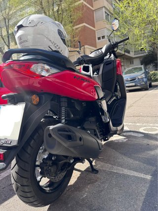 Yamaha NMAX 125 2023 Roja