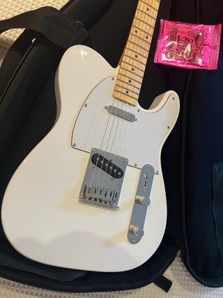 Guitarra Eléctrica Squier Fender Telecaster + Fund