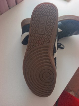 Zapatillas Munich Talla 43 Negras y Blancas
