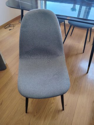 Mesa de sala com 4 cadeiras