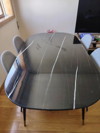 Mesa de sala com 4 cadeiras