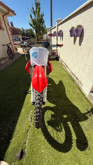 Moto Enduro 250cc - 4T Refrigeración por agua