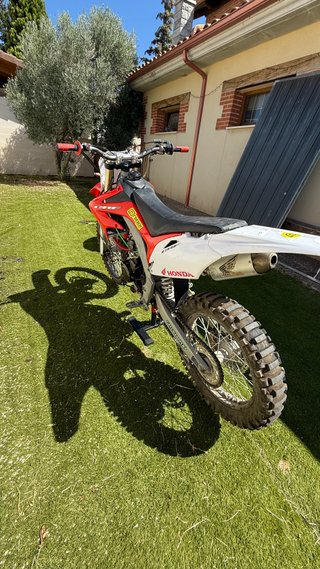 Moto Enduro 250cc - 4T Refrigeración por agua