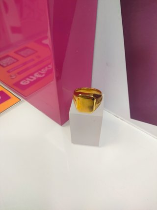 Anillo acero dorado tipo sello T28
