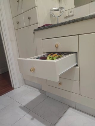 Mueble de baño beige