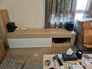 Mueble TV madera y blanco