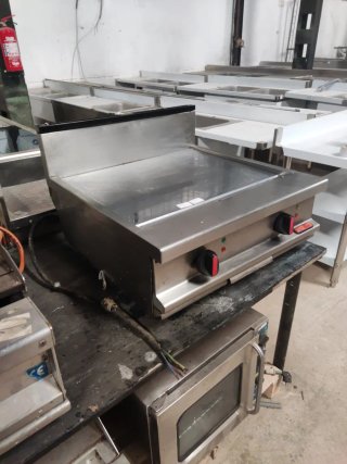 PLANCHA ELÉCTRICA CROMO PROFESIONAL MIRA MI PERFIL