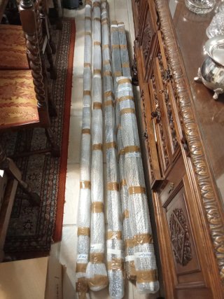 Tettoia in alluminio con tenda retrattile