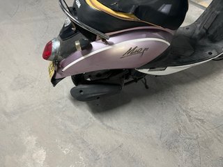 Moto Scooter SYM Mio Morado y Blanco