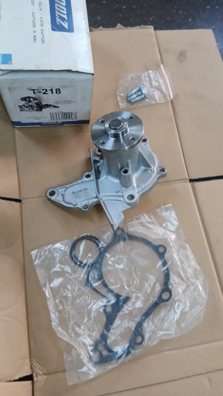 Bomba de agua Dolz Toyota nueva