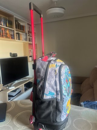 Mochila Totto con ruedas y diseño ninja