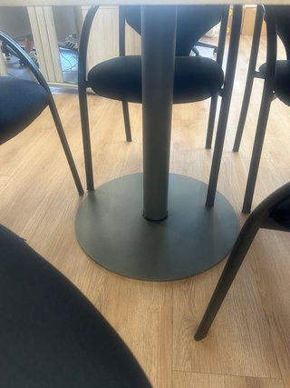 Mesa de oficina y 10 sillas