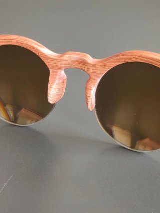 Occhiali da sole rotondi effetto legno