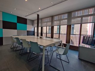 Mesa de trabajo para 4 personas