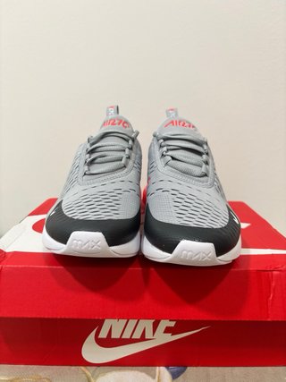 Nike Air Max 270 Gris y Rojo