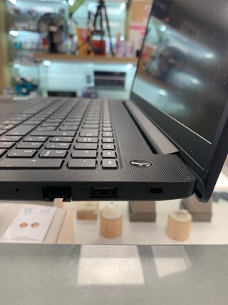 Portátil Lenovo Negro