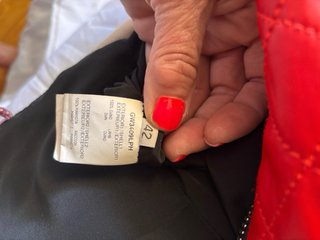 Chaleco de piel rojo