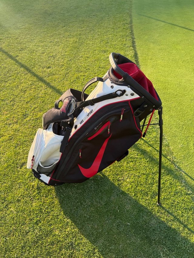 Bolsa de golf Nike con trípode