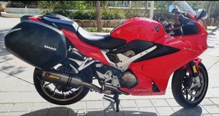 Honda VFR 800 F 2016 Roja