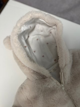 Buzo polar de bebé con capucha